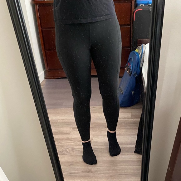 High Waist Leggings - Picture 2 of 4